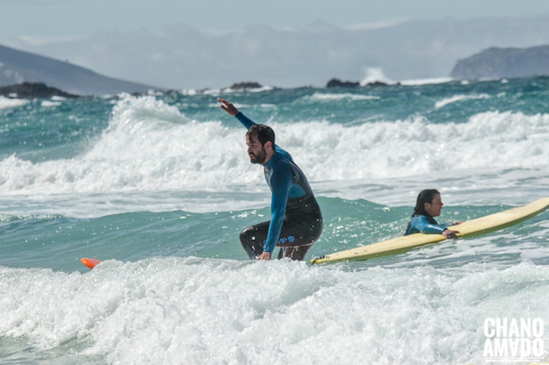 Primer contacto con las olas