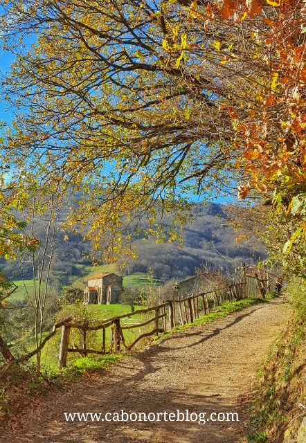 Camino de acceso a la Iglesia de Santa Cristina de Pola de Lena