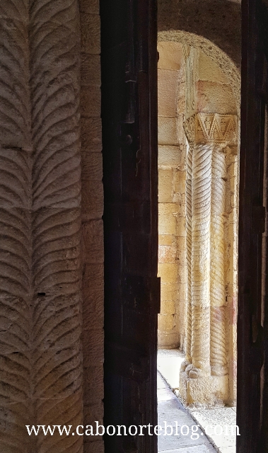 Columnas de la Iglesia de Santa María del Naranco