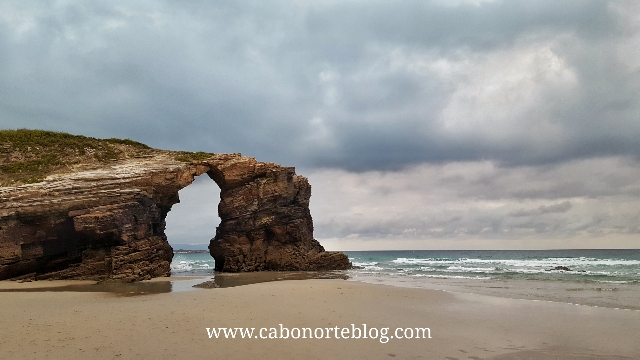 Praia das Catedrais