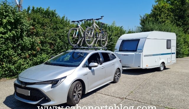 CONDUCIR  UN COCHE HÍBRIDO CON CARAVANA